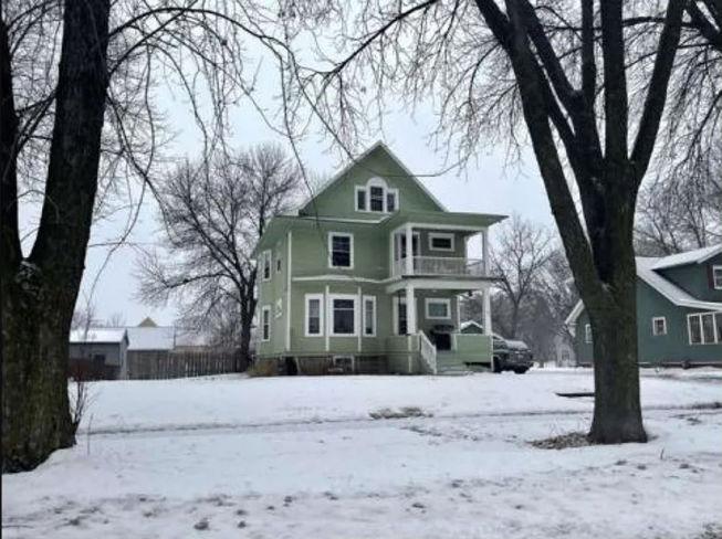 212 S Linton St , Blue Earth, MN 56013 