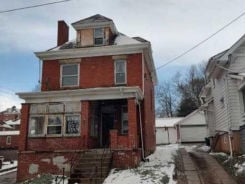 Single Family 5BR 1BA - 249 W HALLAM AVE, Washington, PA