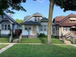 Single Family 4BR 2BA - 4621 N 30TH ST, Milwaukee, WI