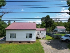 Single Family 3BR 2BA - 198 MAIN ST, Corinth, ME