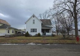 Single Family 3BR 1BA - 400 E 7TH ST, Dover, OH