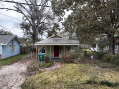 Single Family 3BR 1BA - 145 BERNICE ST, Ponchatoula, LA