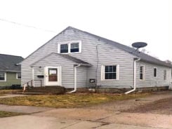 Single Family 3BR 1BA - 1009 5TH AVE NW, Austin, MN