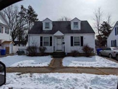 Single Family 3BR 1BA - 83 ONTARIO ST, Springfield, MA