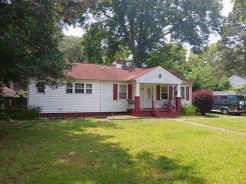 Single Family 2BR 1BA - 704 PAUL ST, Newport News, VA