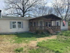 Single Family 3BR 2BA - 174 HAMILTON ST, Strawberry Plains, TN