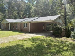 Single Family 3BR 2BA - 42 VICKIE DR E, Dawsonville, GA