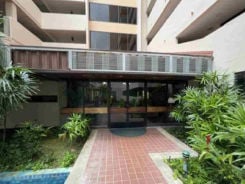 Condo 3BR 1BA - 555 HAHAIONE STREET, Honolulu, HI