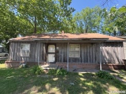 Single Family 3BR 1BA - 818 W UNION AVE, Wynne, AR