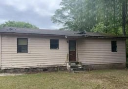 Single Family 2BR 1BA - 215 ELBERT BASKIN RD, Cheraw, SC